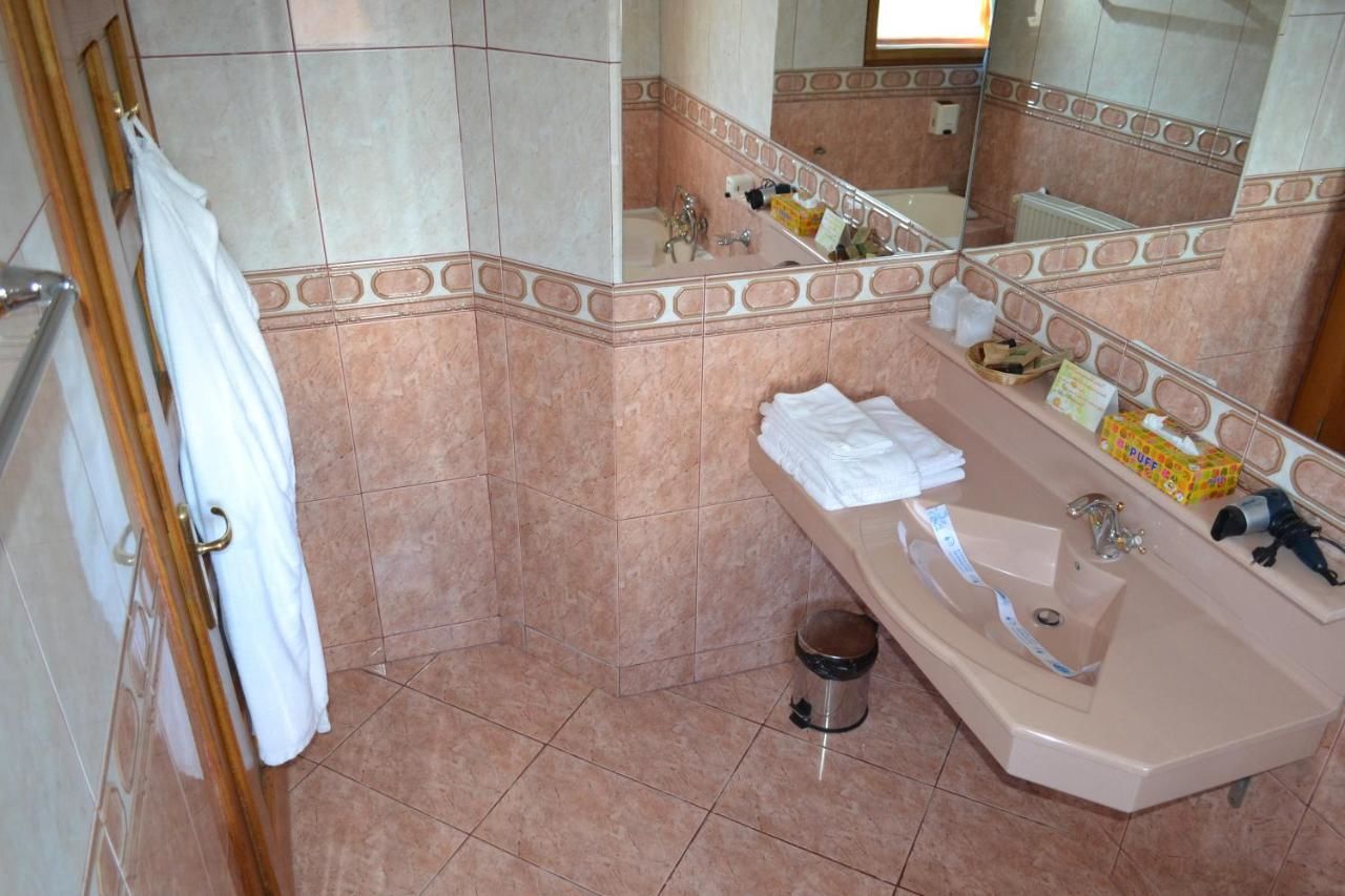 Отель Casa Cranta Брашов-45
