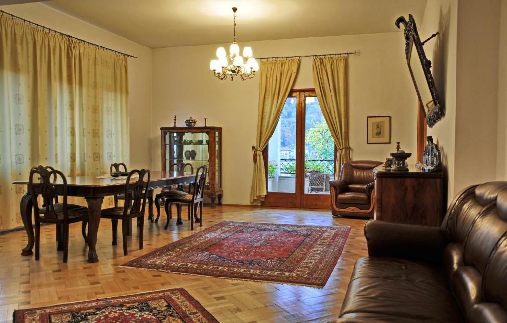 Отель Casa Cranta Брашов-63